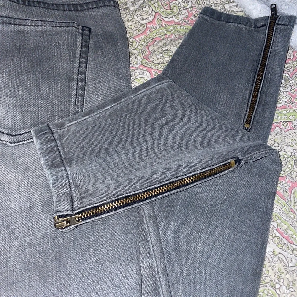 Stella McCartney luxury, grey, super skinny, zipper jeans sz. 29 - Picture 4 of 6